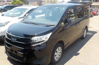 TOYOTA NOAH X